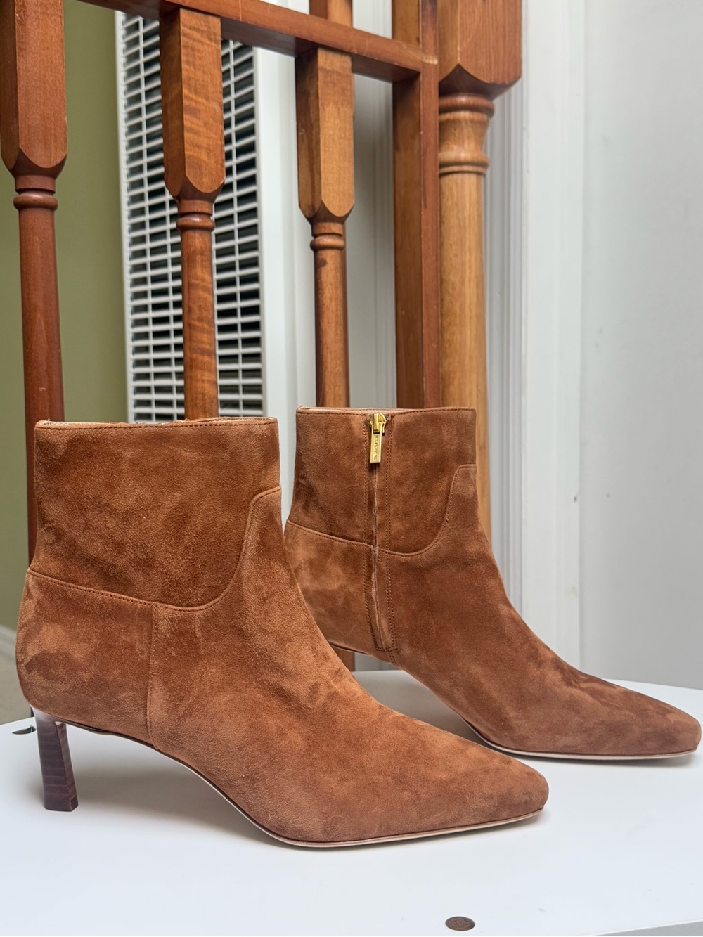 Veronica Beard Kelby Suede Ankle Boot Hazelwood size 8.5 women H6N30